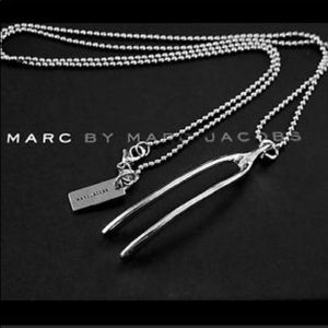 🆕Marc Jacobs Silver Wishbone Necklace⚡️